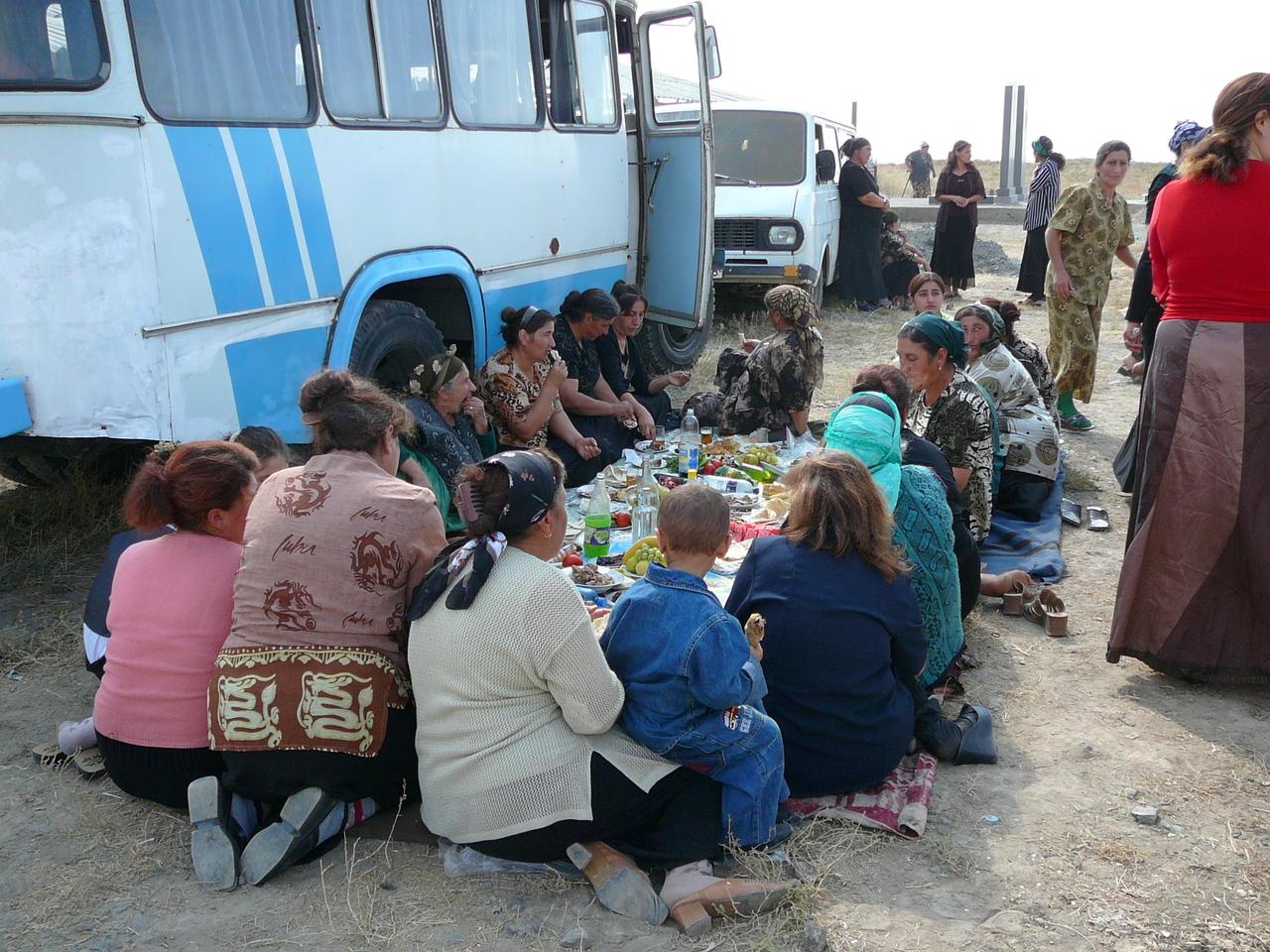 Graveyard feast in Feriq (September 2006)