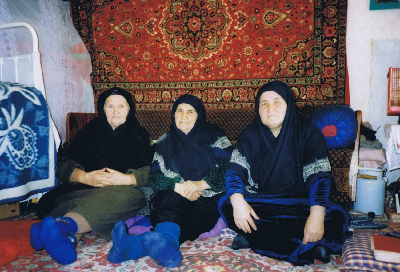 Women mollah in Kobi (February 2002)