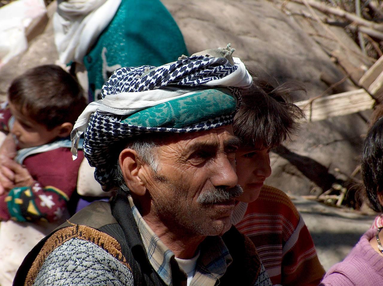 Listening to melodised narratives in Olgunlar (April 2005)