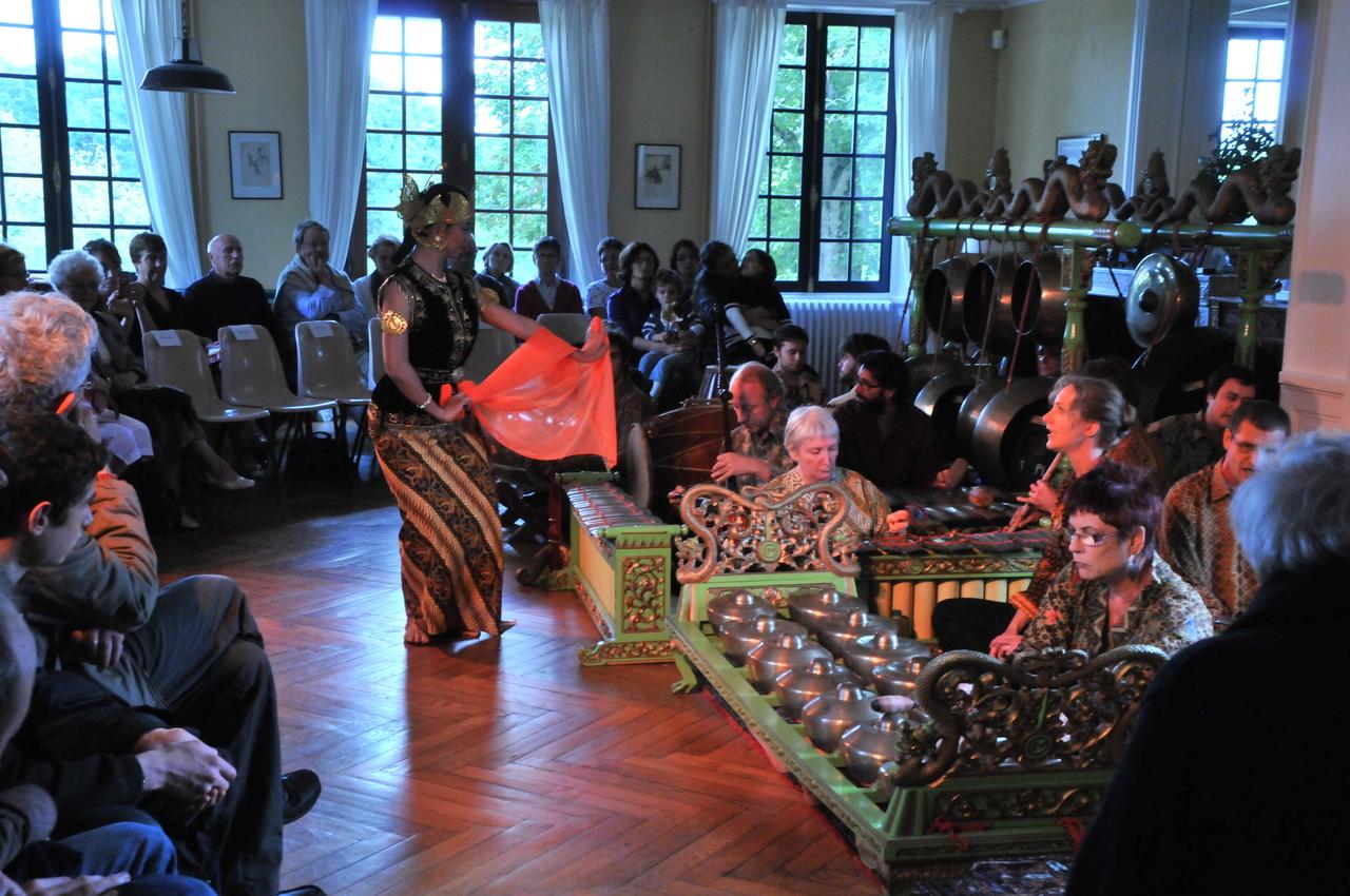 Javanese gamelan and dance in Chinon (September 2011)